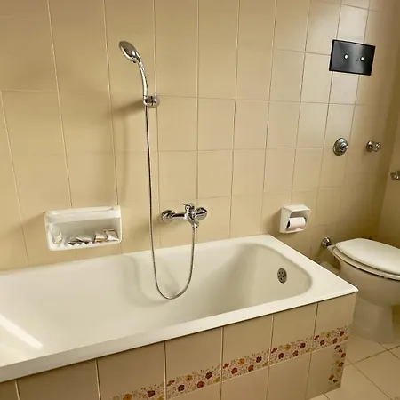 Jolinda Guest House, Accogliente Con 2 Da Letto, Vista Mare, Vicino Al Centro Di Con Piscina Fuori Terra * Cefalú