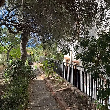 Apartamento Jolinda Guest House, Accogliente Con 2 Da Letto, Vista Mare, Vicino Al Centro Di Con Piscina Fuori Terra