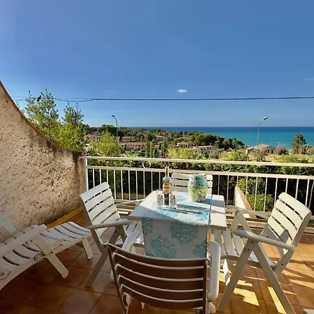 Jolinda Guest House, Accogliente Con 2 Da Letto, Vista Mare, Vicino Al Centro Di Con Piscina Fuori Terra Apartamento