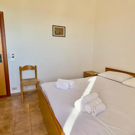 Apartamento Jolinda Guest House, Accogliente Con 2 Da Letto, Vista Mare, Vicino Al Centro Di Con Piscina Fuori Terra