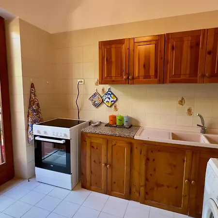 Jolinda Guest House, Accogliente Con 2 Da Letto, Vista Mare, Vicino Al Centro Di Con Piscina Fuori Terra Apartamento